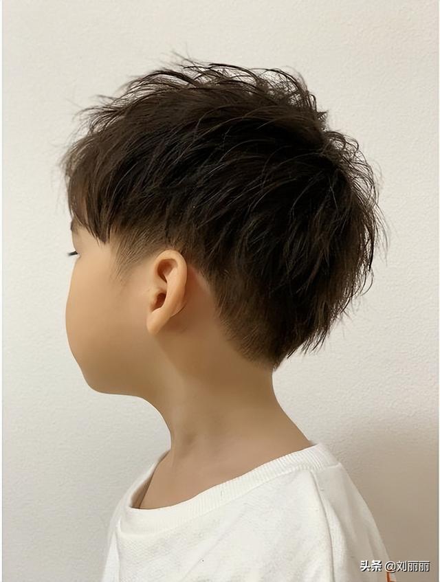 10岁男孩，10岁男孩过生日送什么礼物比较好（小男孩发型这样剪）