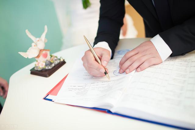 欠钱报警有用吗，被一个人辱骂几句报警有用吗（最终还是要靠法院起诉）