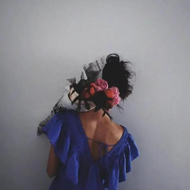 爱一个人好难伤感句子，爱一个人好难的伤感句子（心如死灰的伤感说说）