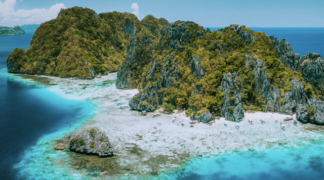 现在旅游海边度假哪里可以去，旅游可以去哪里海边玩（这里的海水东南亚排名第一）