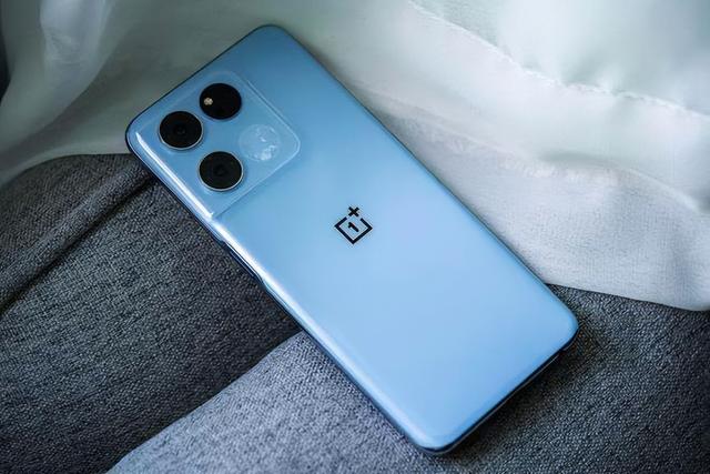 一加手机属于哪个品牌，国产手机排行榜2022前十名最新（一加是OPPO的吗）