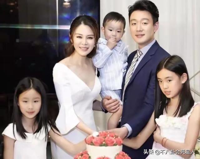 关悦与佟大为婚纱照，关悦图片个人资料（妇女节前的7个瓜）