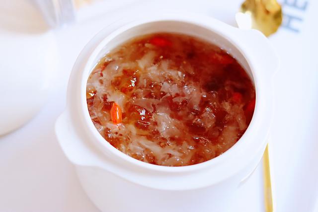 小米汤怎么做，正确熬小米粥的步骤（建议女人中年以后）