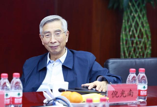 院士一年工资多少，一般院士一年工资多少（倪光南当院士每月工资1万多）