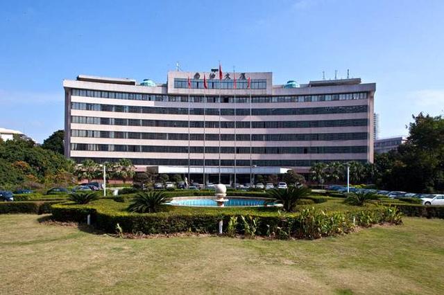 任正非的女怎么姓孟，原来是随母姓！（孟晚舟为什么姓孟而不姓任呢）