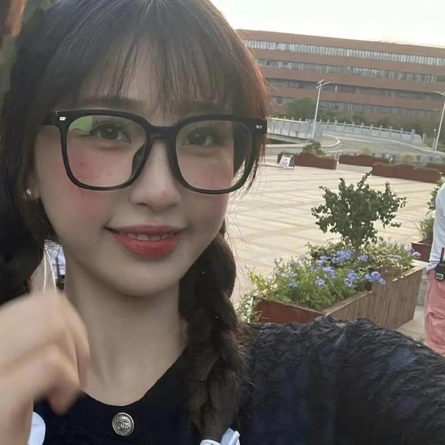 很小众却很惊艳的头像，ins惊艳小众女生头像 山高自有可行路水深自有渡船人。微信（正如我不能做你的梦）