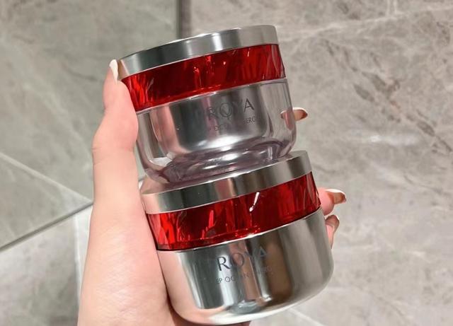 紧致抗皱护肤品排行榜，全球十大抗皱紧致排名（2023年热门“抗老面霜”排行榜）