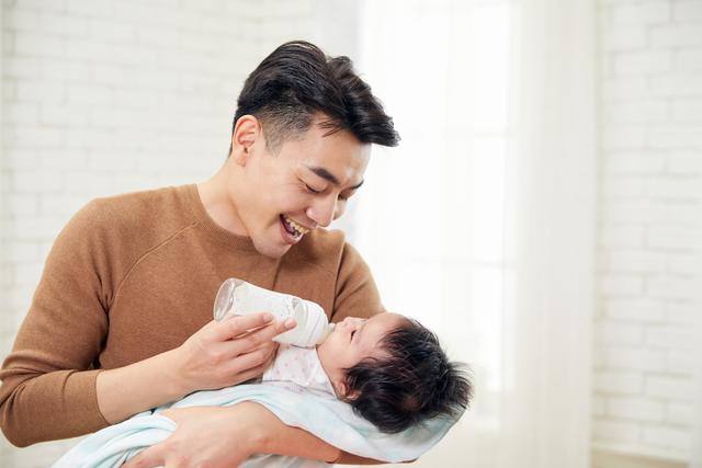 怎么判断是不是奶粉腹泻，宝宝拉肚子怎么看是不是奶粉的缘故（7个多月早产儿喝二段奶粉就拉稀）