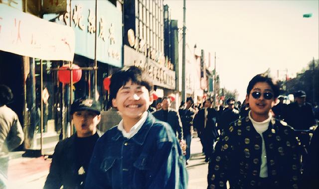 花儿乐队解散13年，大张伟人生逆袭，“拖油瓶”队友终于被甩开