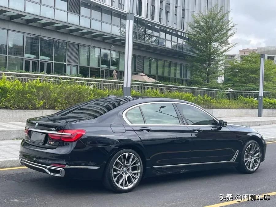 宝马轿车系列(奔驰c二手报价)