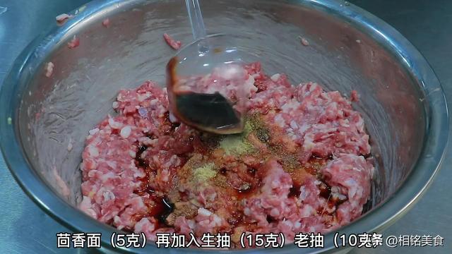 羊肉饺子馅怎么调好吃，纯羊肉水饺如何调馅好吃（记住2放3不放技巧）