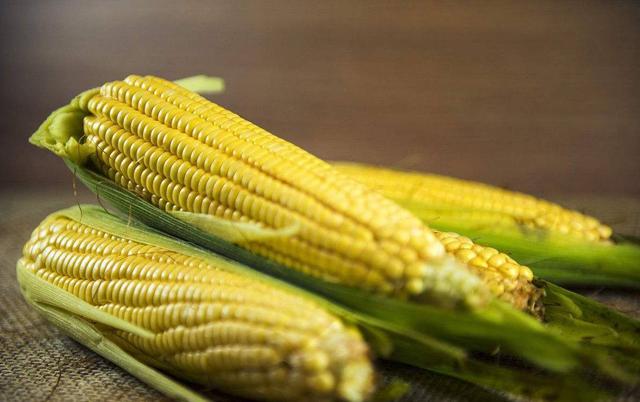 玉米煮多久会熟，先煮后冻还是先冻后煮