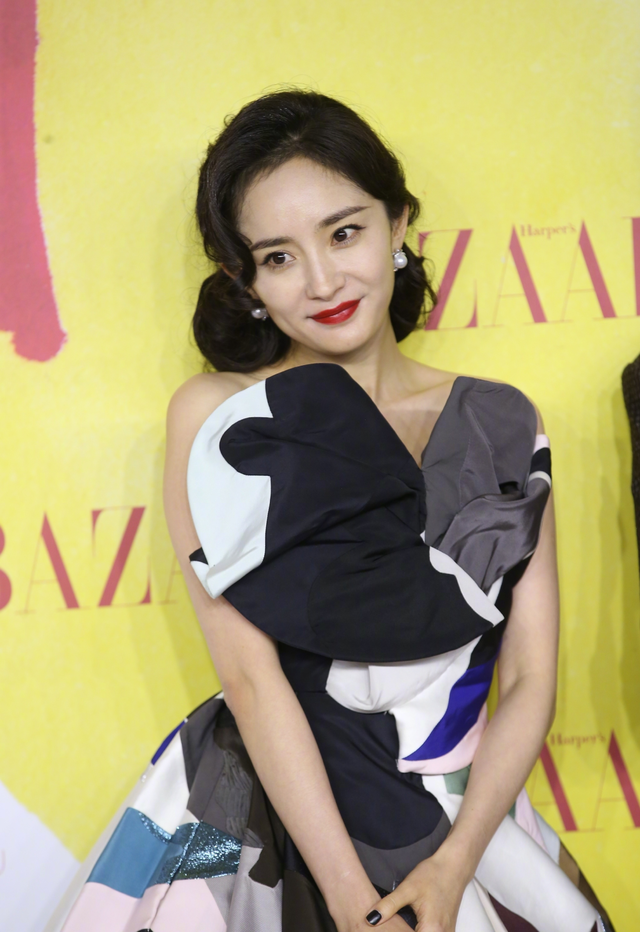 没有整过容的女明星，90年没整过容的女明星（“不老女神”现原形）