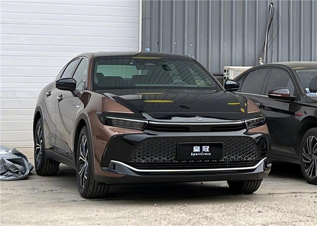 2022款丰田皇冠轿车，丰田皇冠16代2022款最新款上市（全新丰田皇冠国内首发定档）