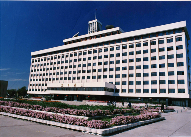 辽宁大学辽阳校区，辽宁大学有哪些院系和专业-什么专业比较好（辽宁大学：毕业生都去哪儿了）