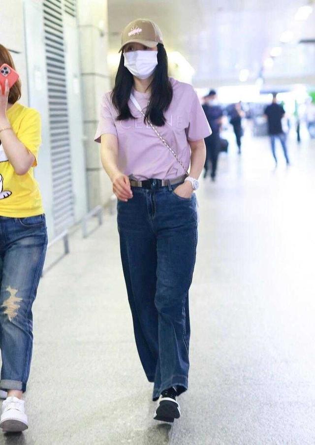 紫色外套搭配什么裤子，紫色外套搭配什么颜色的内搭好看（王艳太“凡尔赛”了）