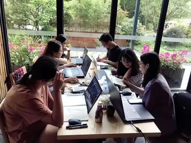 本科生考公务员的条件和要求，本科生能考公务员吗（达到要求的有望免试成“公务员”）