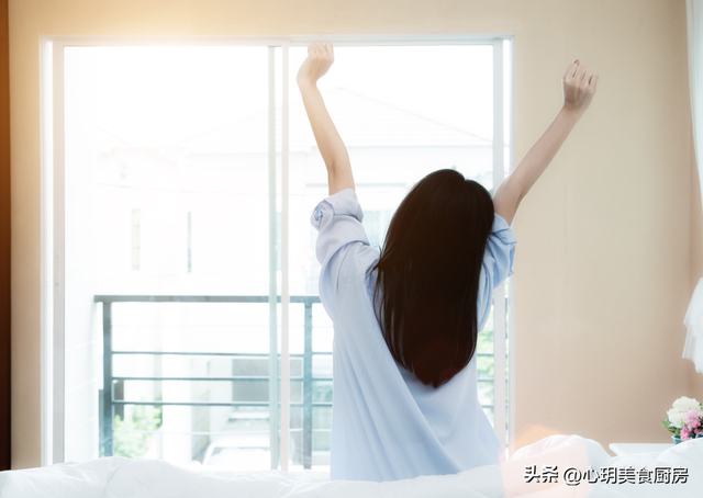 春节 是一年之岁首，传统意义上的年节（牢记传统“不睡、不扫、不缝、不打”）