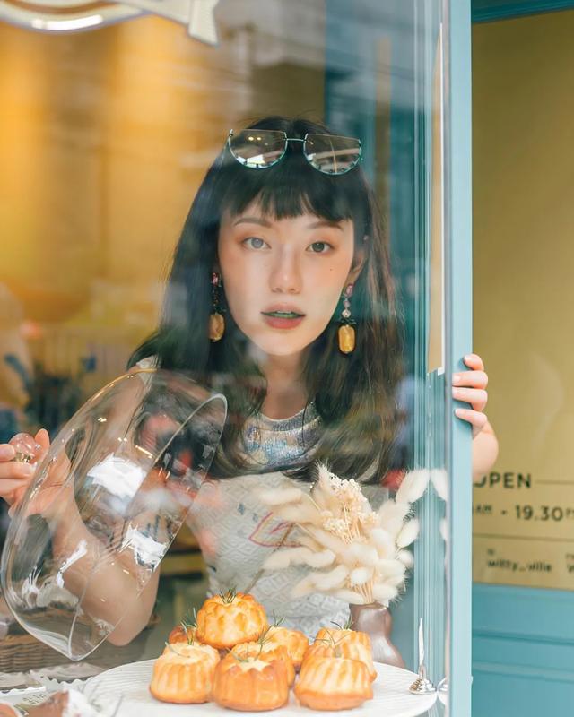 圆脸适合什么眼镜，圆脸适合什么眼镜框女（不同脸型适合什么样的配饰）