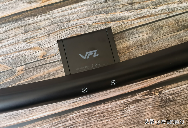 暖白光和白光的区别，灯泡白光与暖白光的区别（说说我使用VFZ屏幕挂灯的感受）