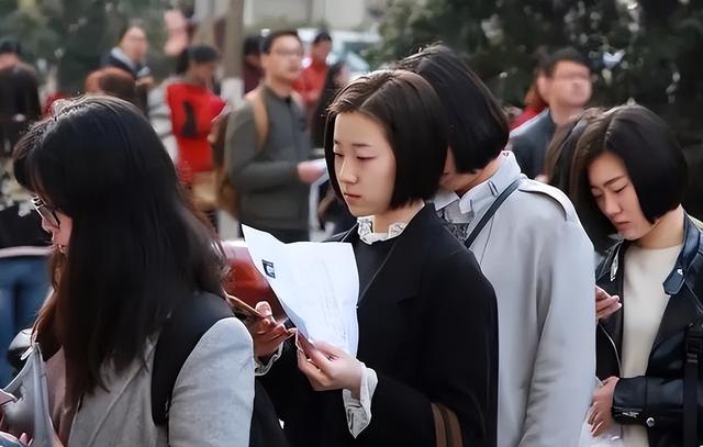 临床医学专硕好考吗，临床医学学硕专硕哪个好考些（考研后“身价”翻倍的4个专业）