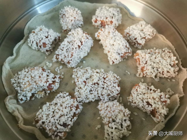 生吃大葱的功效与作用害处，生吃大葱的功效与作用（营养好吃易消化）