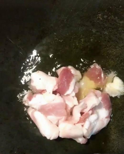 五花肉和大白菜怎样炒好吃，家常菜大白菜炒肉的做法