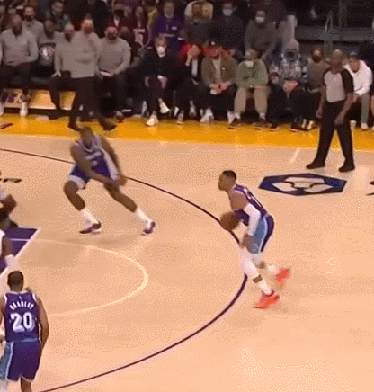 nba超囧镜头，囧神是哪位球员的绰号（NBA那些无脑失误）