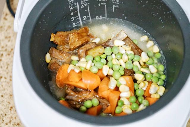 美的电饭煲预约时间怎么算，美的电饭煲预约时间怎么计算（单价近三千的电饭煲果然暗藏玄机）