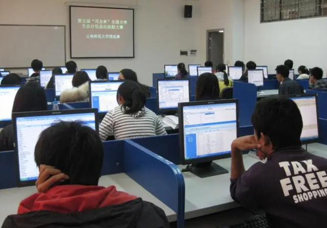 2022年天坑在哪个方位，2022年搬家吉凶方位查询（新“四大天坑”浮出水面）