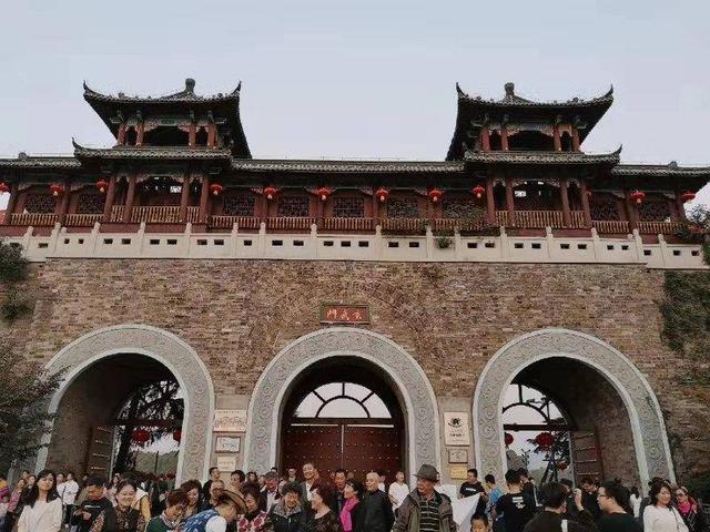 玄武湖导游词，玄武湖导游词简短（玄武湖曾消失200多年）