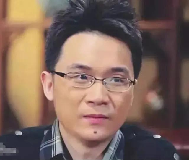 蔡明的丈夫是谁，蔡明和丈夫结婚了吗（演员蔡明：24岁嫁丁秋星）