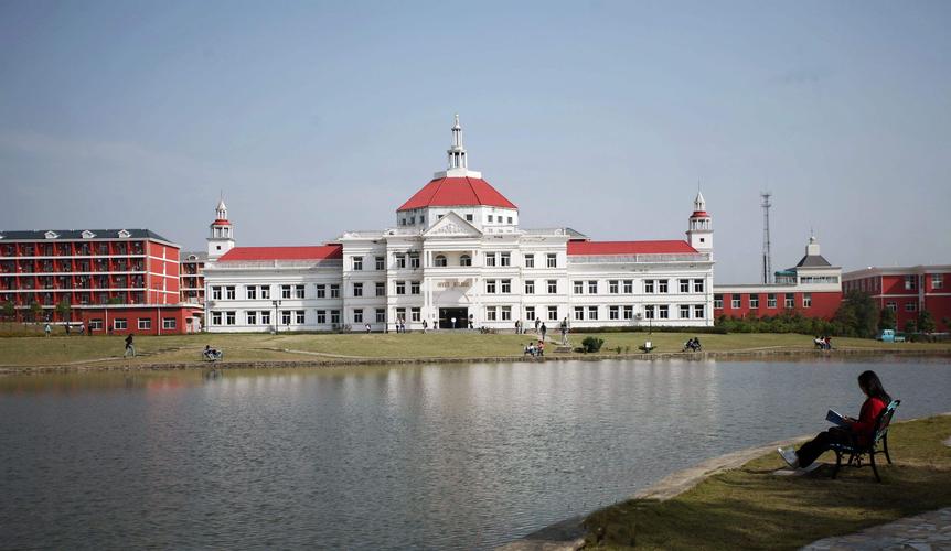 给学校的建议怎么写（选学校如同选酒）