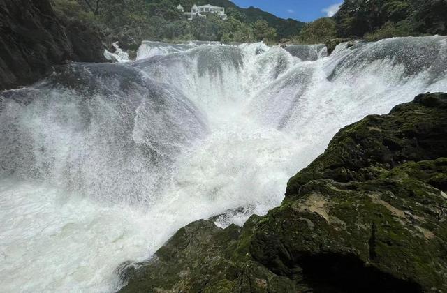 8月去贵州旅游攻略路线推荐一下，八月贵州旅游6天5夜结伴游玩详细路线