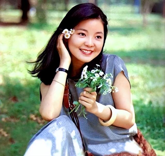 林凤娇简介和个人资料，女星林凤娇：嫁给成龙40年