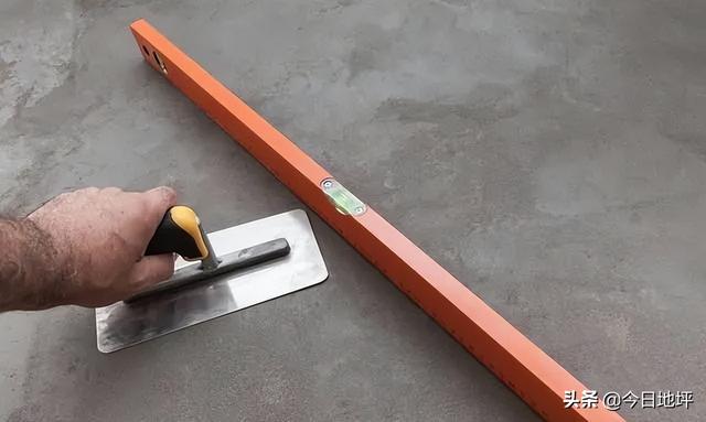 水泥地面打灰的方法，混凝土打灰注意事项（水泥地面起沙，起砂怎么处理）