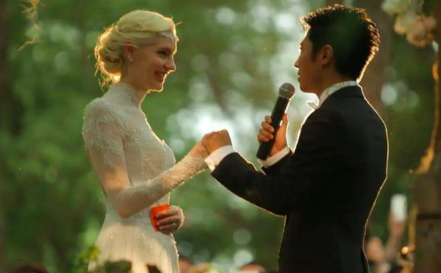 撒贝宁老婆李白简历，撒贝宁的妻子李白个人简历（“白富美”李白：五洲辣妹）