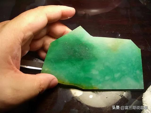 翡翠原石切割技巧，翡翠原石切（翡翠原石怎么切最合理）