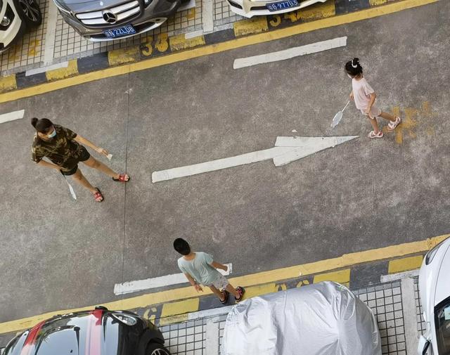 暂停按钮与停止按钮的区别，开始暂停按钮（暂停键下的小区生活）