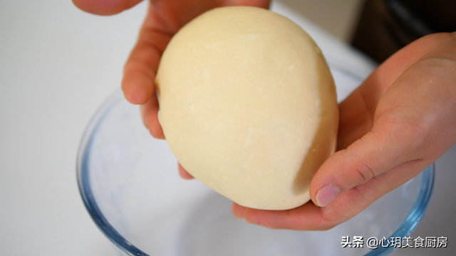 生面团如何做面包，发酵好的面团怎么做面包（全家人都爱吃吐司面包）