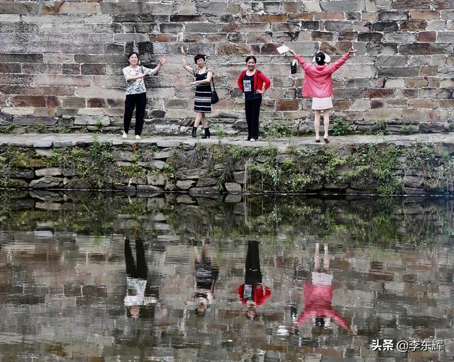 同学聚会说说幽默短句，同学聚会搞笑短句（快乐时光总是那么美好）