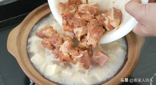 排骨怎么炖才好吃呢又嫩又香呢，排骨怎么炖好吃还烂肉嫩（我家隔三差五这样做一锅）