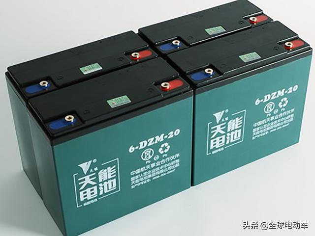 电动车电量怎么看，电动车怎么看电量图解（如何辨别电动车的电瓶是原装的还是翻新的）