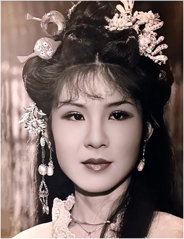 西门大妈和焦恩俊，焦恩俊为什么和西门大妈拍戏（50岁大妈和小鲜肉演亲密戏）
