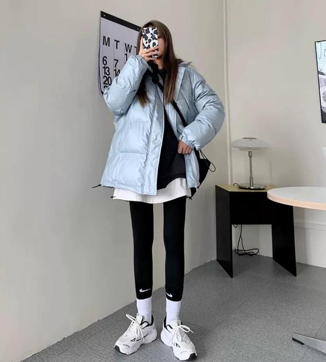 上胖下瘦的身材怎么搭配穿衣，上身胖下身瘦怎么穿衣搭配（下半身过夏”的穿法太显腿长）
