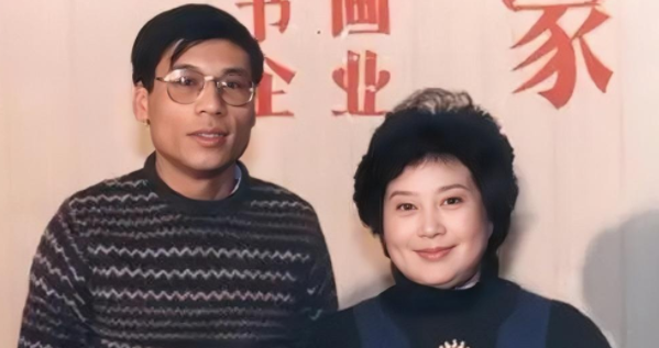 红梅赞原唱，红梅赞原唱万馥香唱段（“王母娘娘”万馥香）