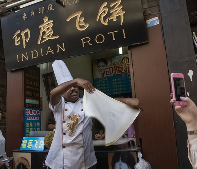 马戏团动物表演，马戏团表演有哪些节目（印度雾霾阅兵又成快乐源泉）