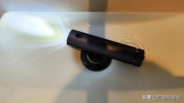 一次性剃须刀可以带上飞机吗，一次性剃须刀可以带上飞机吗（旅行、露营、出差必备懒人神器）