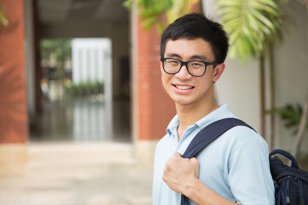 大四一般干什么，大四你该做什么（大一新生忙得连轴转）