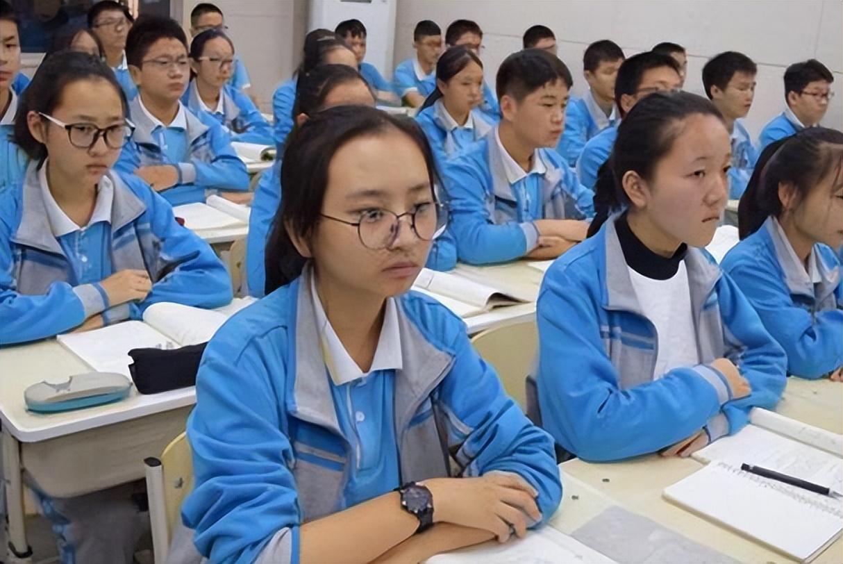 私立学校收费（公立学校和私立学校的区别）